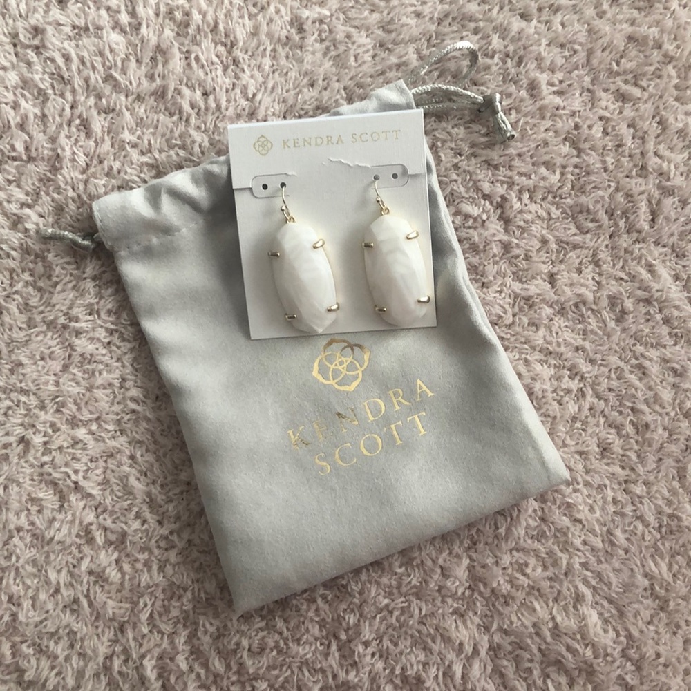 NWT Kendra Scott Esme Gold Earrings
